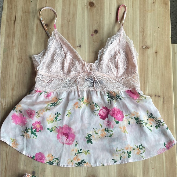 Victoria's Secret Floral Lace Trim Pink Women's Camisole & Short Sleep Set - Picture 2 of 9